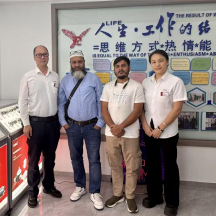 Professionalism and Sincerity: A Documentary of YUMO's Reception of International Customers